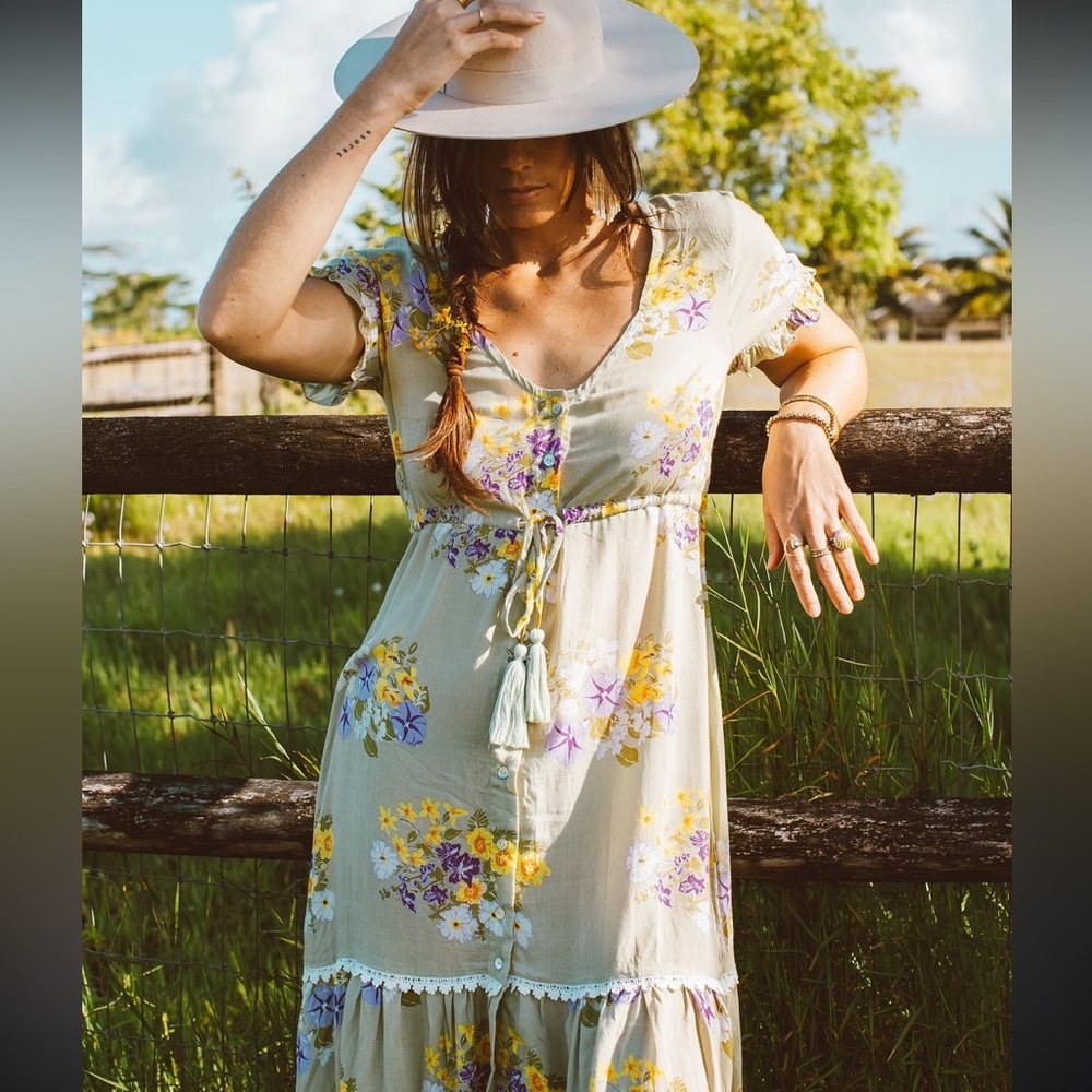 NEW Alohiwai M Maxi Dreamer Dress